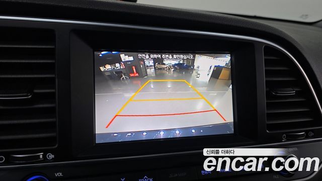 Hyundai AVANTE 2016 — photo 21