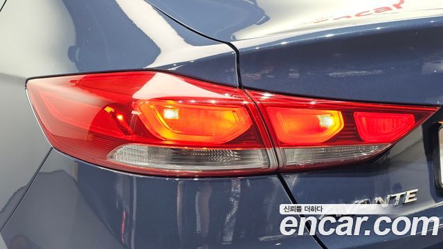 Hyundai AVANTE 2016 — photo 9