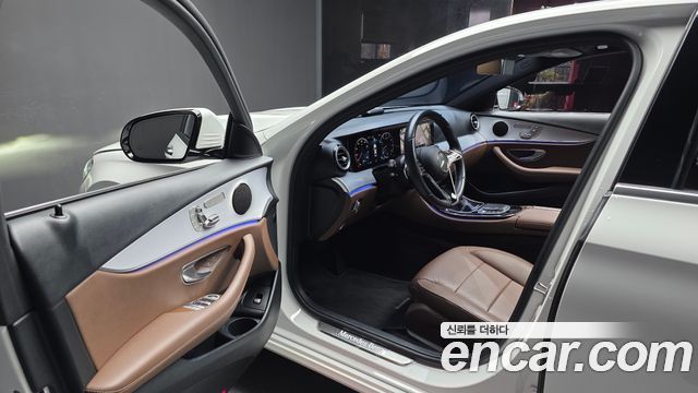 Mercedes-Benz E-Class 2021 — photo 13