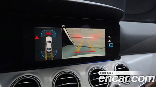 Mercedes-Benz E-Class 2021 — photo 21