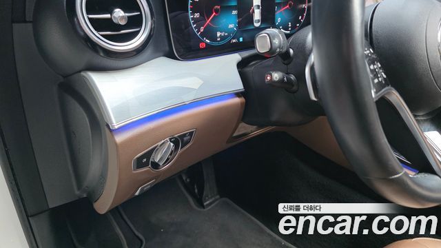 Mercedes-Benz E-Class 2021 — photo 26