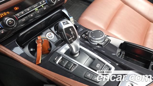 BMW 5-Series 2015 — photo 9