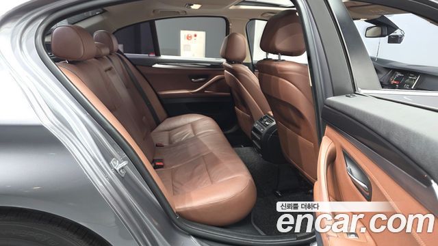 BMW 5-Series 2015 — photo 12