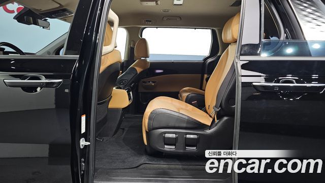 Kia Canival 2022 — photo 18