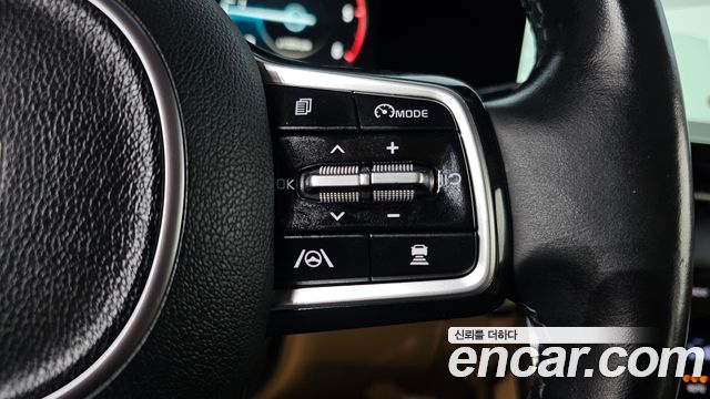 Kia Canival 2022 — photo 24