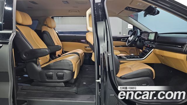 Kia Canival 2022 — photo 16