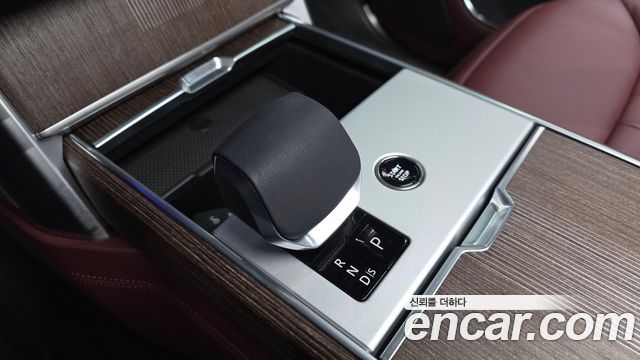 Land Rover Range Rover 2026 — photo 9