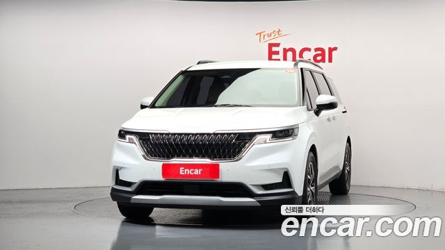 Kia Canival 2023 — photo 3
