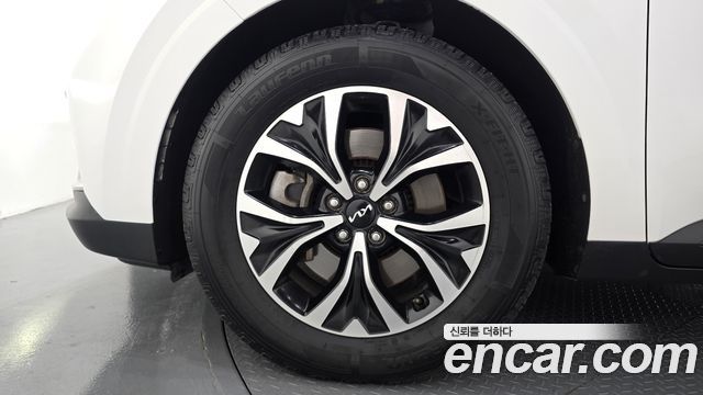 Kia Canival 2023 — photo 5