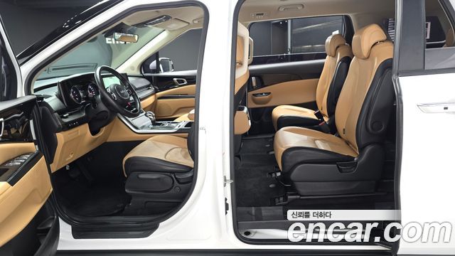 Kia Canival 2023 — photo 11