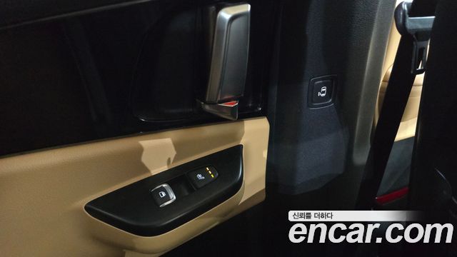 Kia Canival 2023 — photo 19