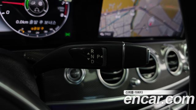 Mercedes-Benz E-Class 2017 — photo 9