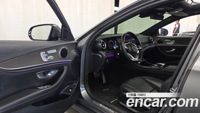 Mercedes-Benz E-Class 2017 — photo 10