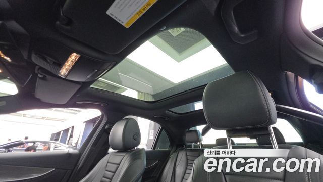 Mercedes-Benz E-Class 2017 — photo 18