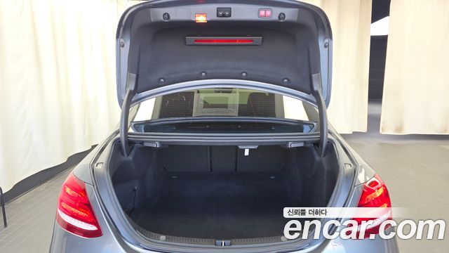 Mercedes-Benz E-Class 2017 — photo 20