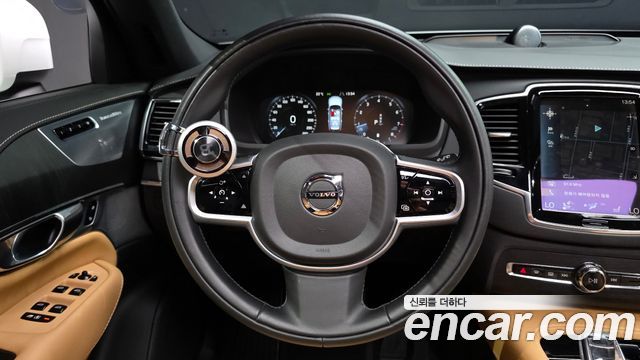 Volvo XC90 2021 — photo 13