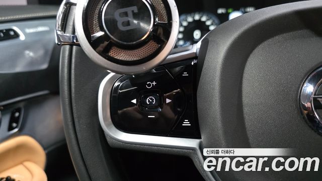 Volvo XC90 2021 — photo 17