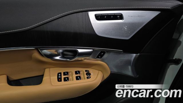 Volvo XC90 2021 — photo 20