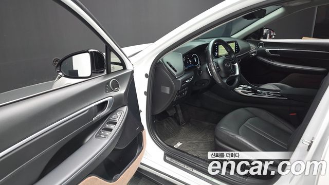 Hyundai Sonata 2022 — photo 10