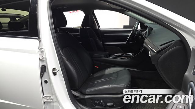 Hyundai Sonata 2022 — photo 11
