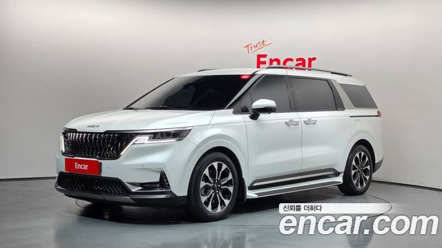 Kia Canival 2023 — photo 1