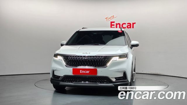 Kia Canival 2023 — photo 3
