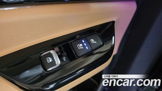 Kia Canival 2023 — photo 26