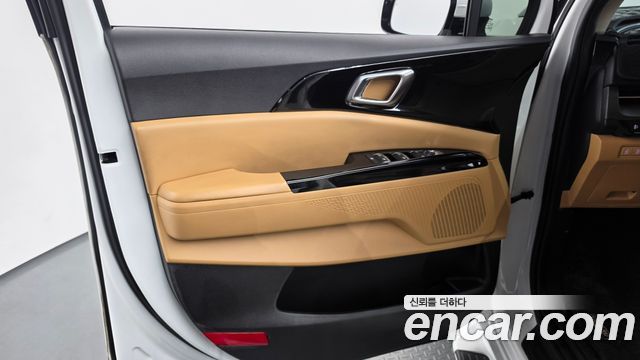Kia Canival 2023 — photo 14