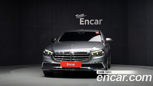 Mercedes-Benz E-Class 2022 — photo 3