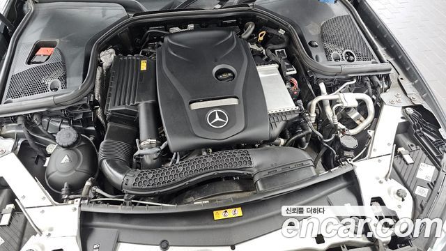 Mercedes-Benz E-Class 2022 — photo 6