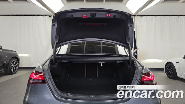 Mercedes-Benz E-Class 2022 — photo 26