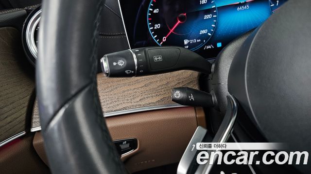 Mercedes-Benz E-Class 2022 — photo 29