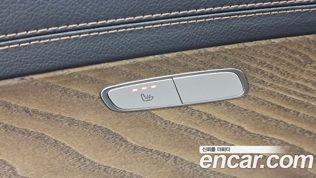 Mercedes-Benz E-Class 2022 — photo 30