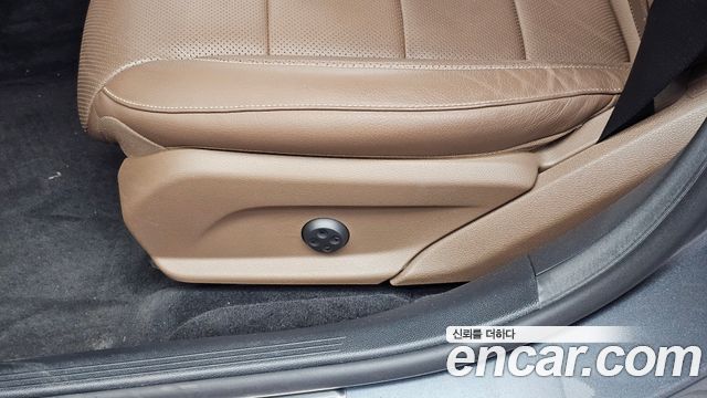 Mercedes-Benz E-Class 2022 — photo 31