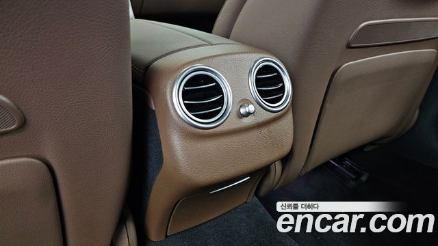 Mercedes-Benz E-Class 2022 — photo 33