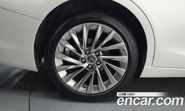 Lexus ES 2025 — photo 5