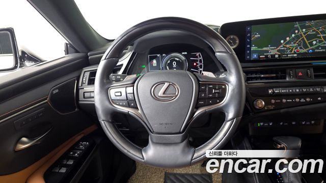 Lexus ES 2025 — photo 20