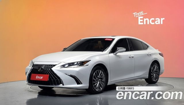 Lexus ES 2025 — photo 1