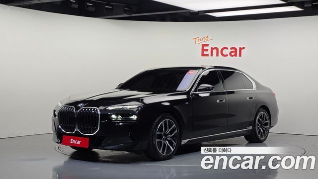 BMW 7-Series 2025 — photo 1