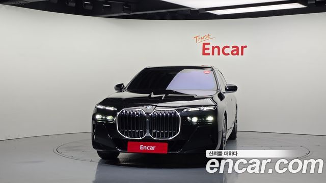 BMW 7-Series 2025 — photo 3