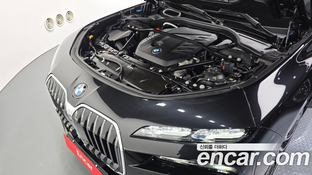 BMW 7-Series 2025 — photo 6