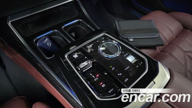 BMW 7-Series 2025 — photo 12