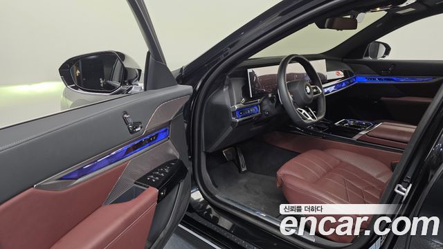 BMW 7-Series 2025 — photo 13