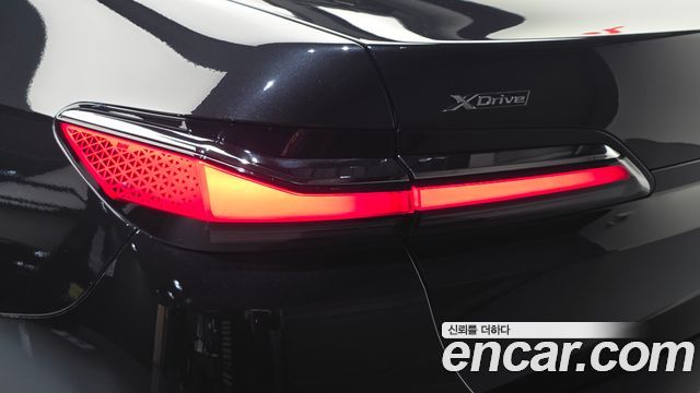 BMW 7-Series 2025 — photo 9