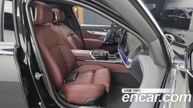 BMW 7-Series 2025 — photo 16