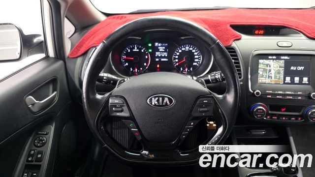 Kia K3 2016 — photo 19