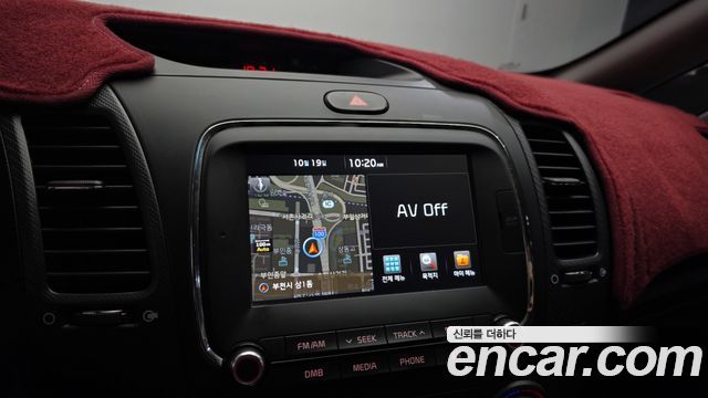Kia K3 2016 — photo 20