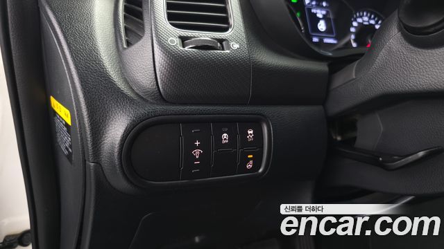 Kia K3 2016 — photo 28