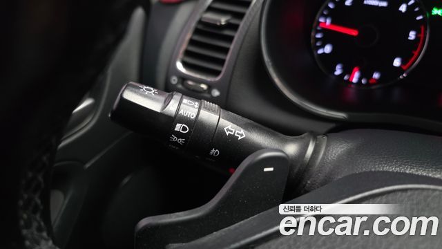 Kia K3 2016 — photo 32
