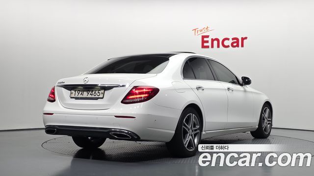 Mercedes-Benz E-Class 2017 — photo 2